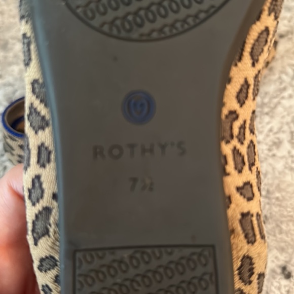 GUC Authentic Rothys - Picture 3 of 6